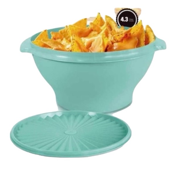 Tupperware Servalier Salad Bowl 4.3 Liter Green Light Color